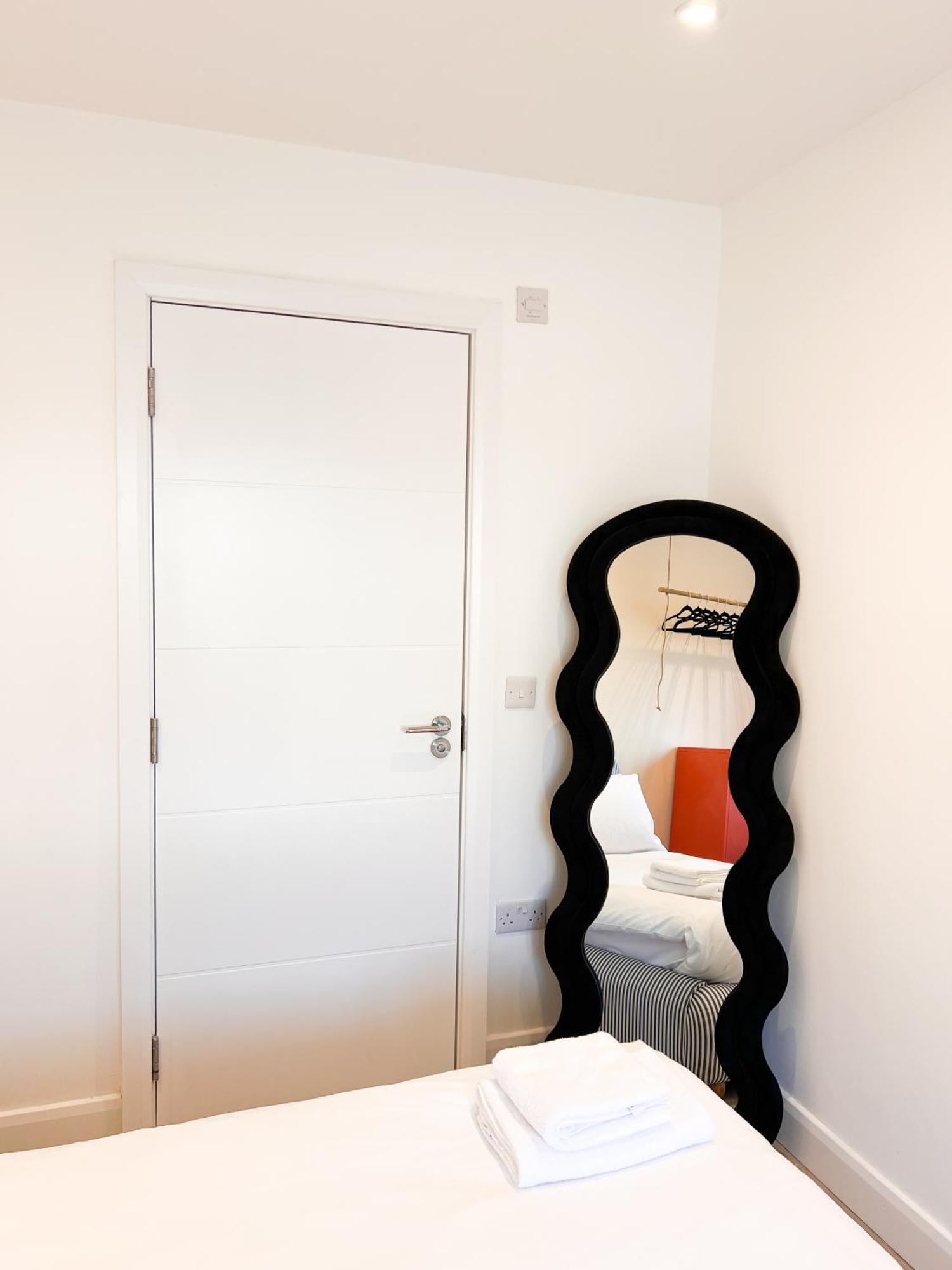 ホテル Zozy Clitterhouse ロンドン 部屋 写真